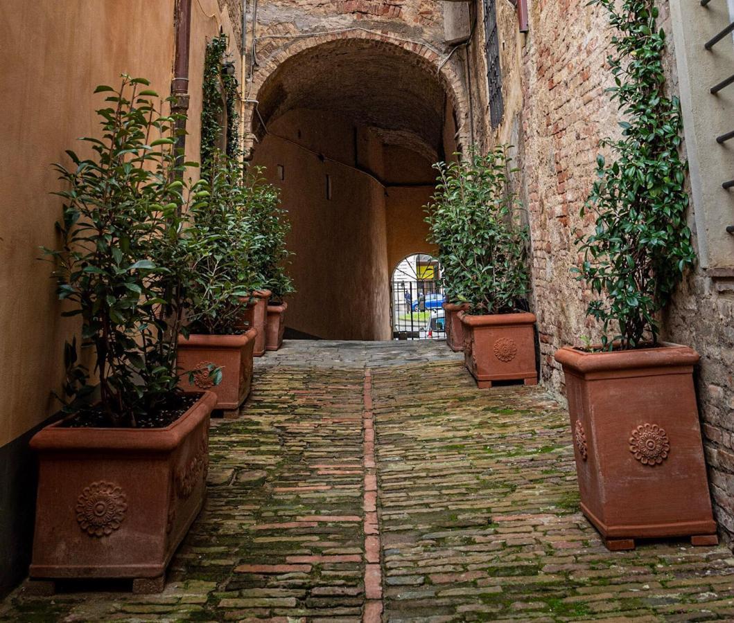 Domus Nannini Spa - L' Arco Di Matteotti Sienne Extérieur photo