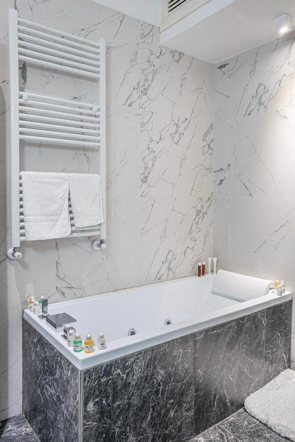 Domus Nannini Spa - L' Arco Di Matteotti Sienne Extérieur photo